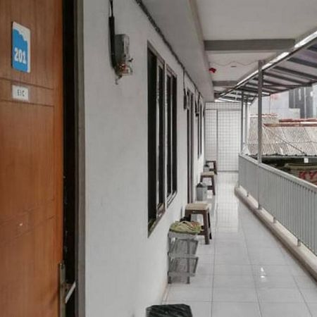 Laponca Residence Pondok Cabe Syariah Redpartner Buaran ภายนอก รูปภาพ