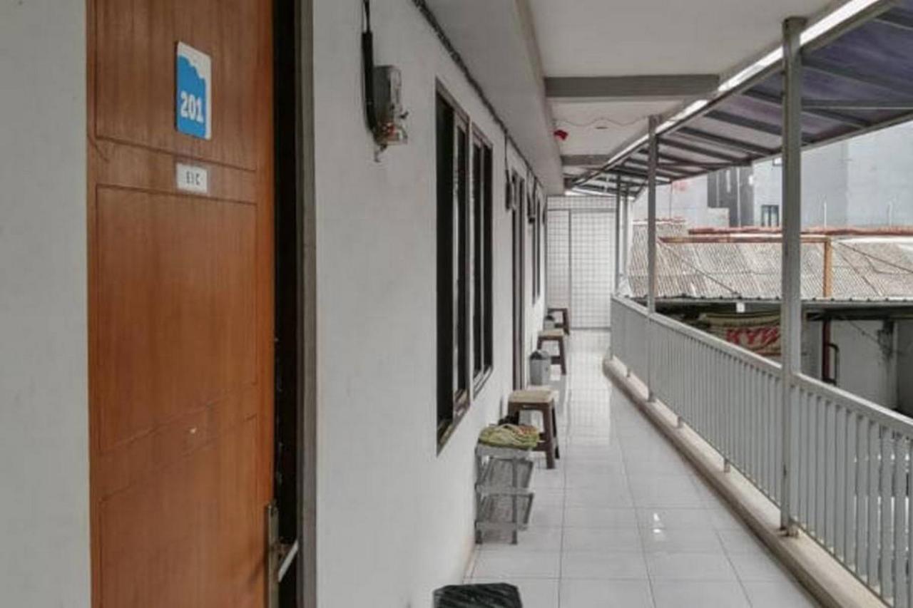 Laponca Residence Pondok Cabe Syariah Redpartner Buaran ภายนอก รูปภาพ